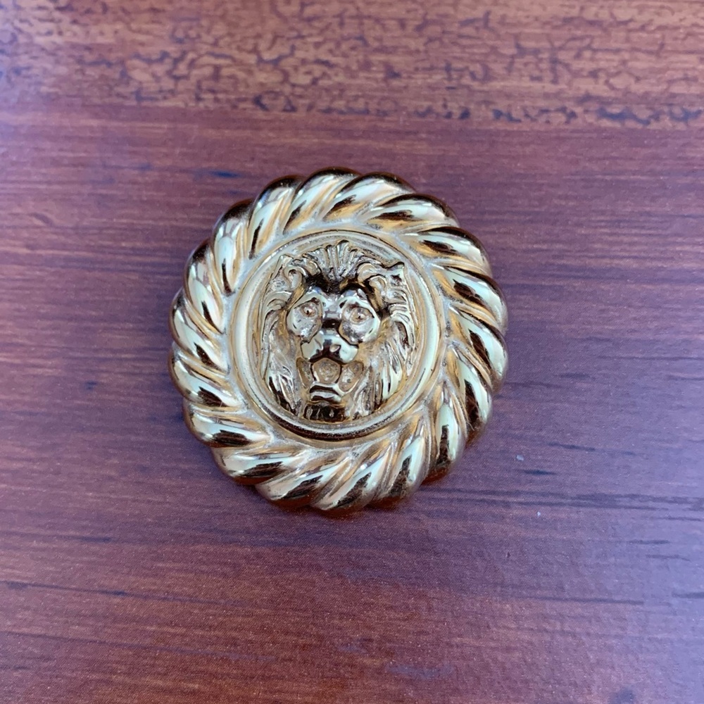 Vintage lion face medallion scarf clip Anne Klein gold tone